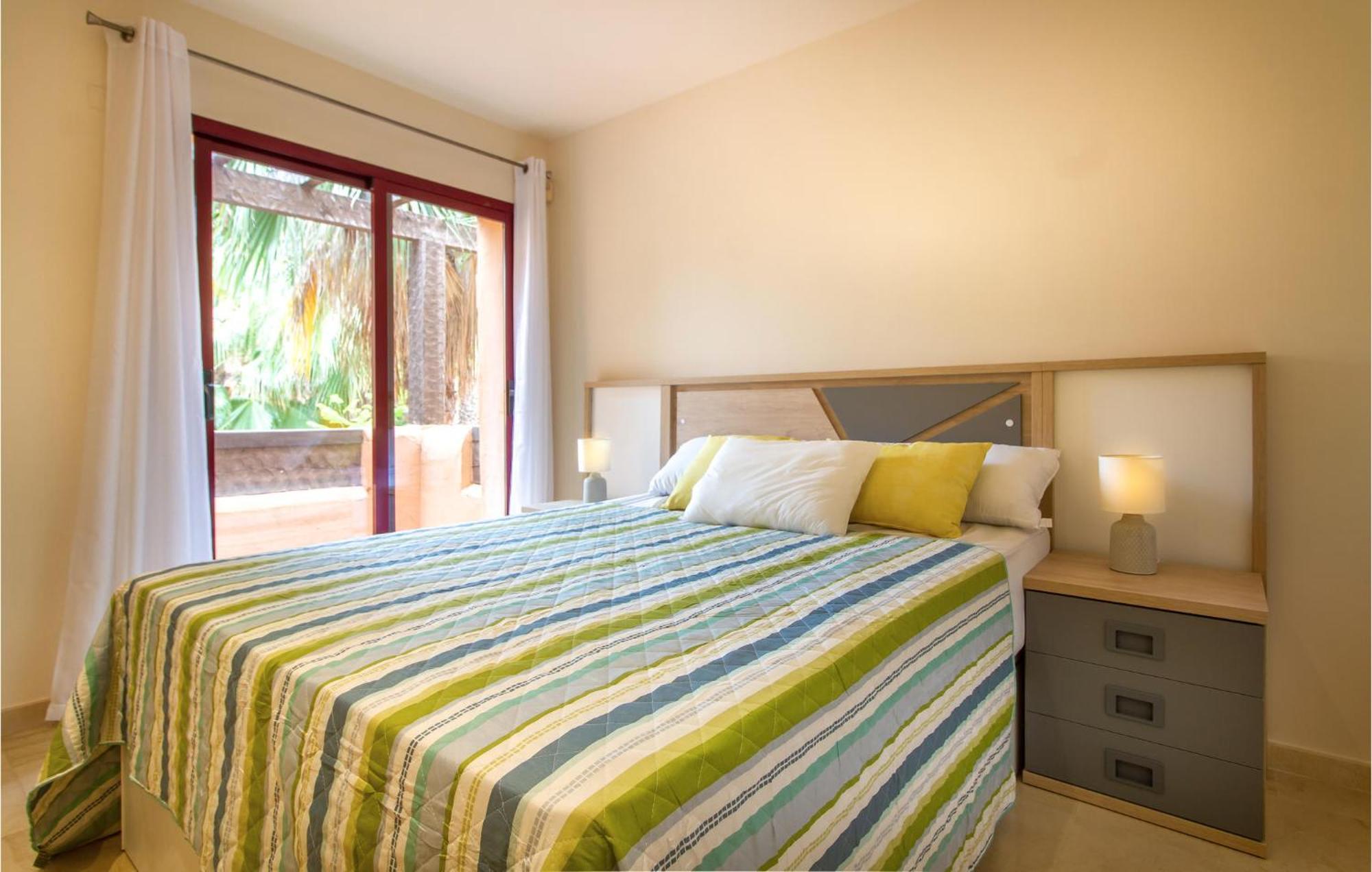 Lovely Apartment In Los Alcazares With Kitchen Exterior photo