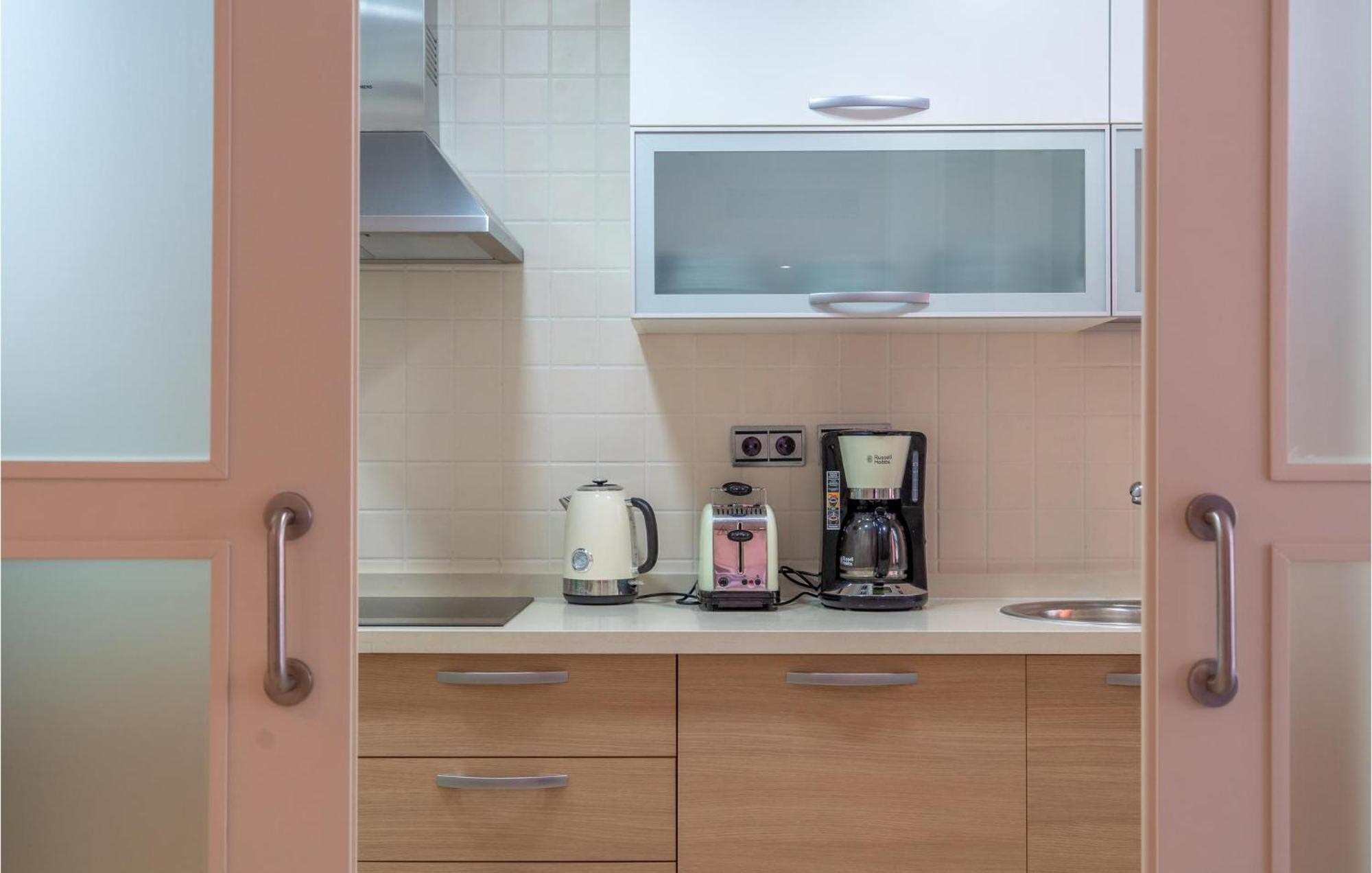 Lovely Apartment In Los Alcazares With Kitchen Exterior photo